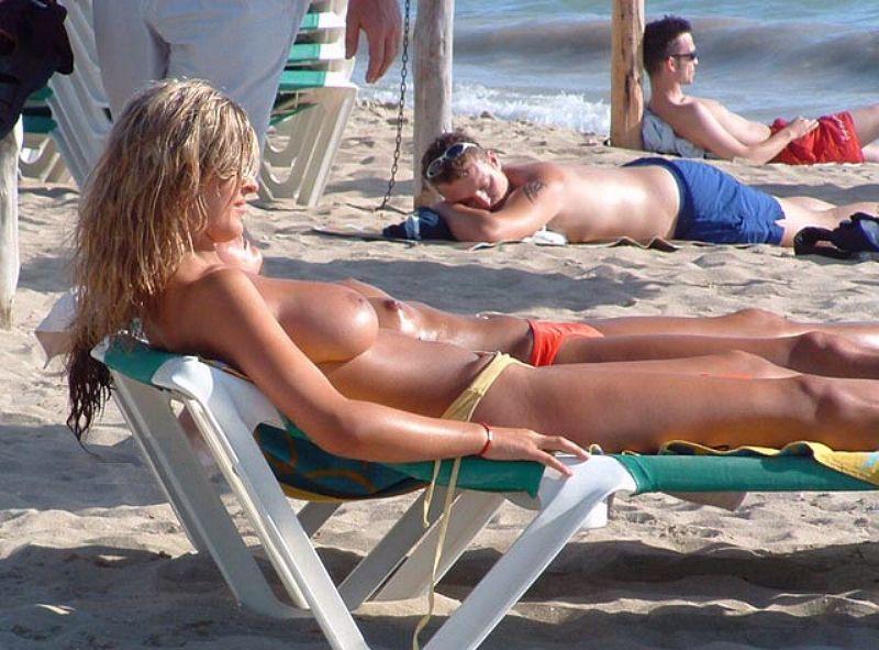 Imagen etiquetada con: Beach, Blonde, Sexy Wallpaper, Boobs