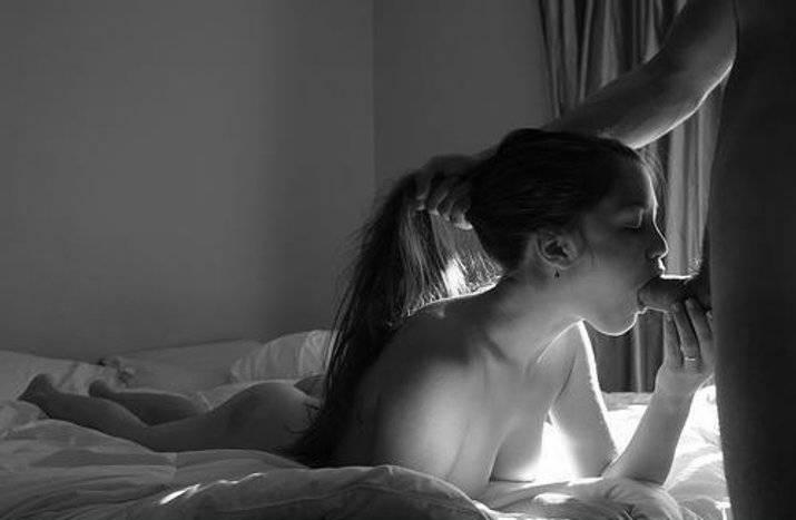 Imagen etiquetada con: Black and White, Blowjob, Brunette, Facefuck