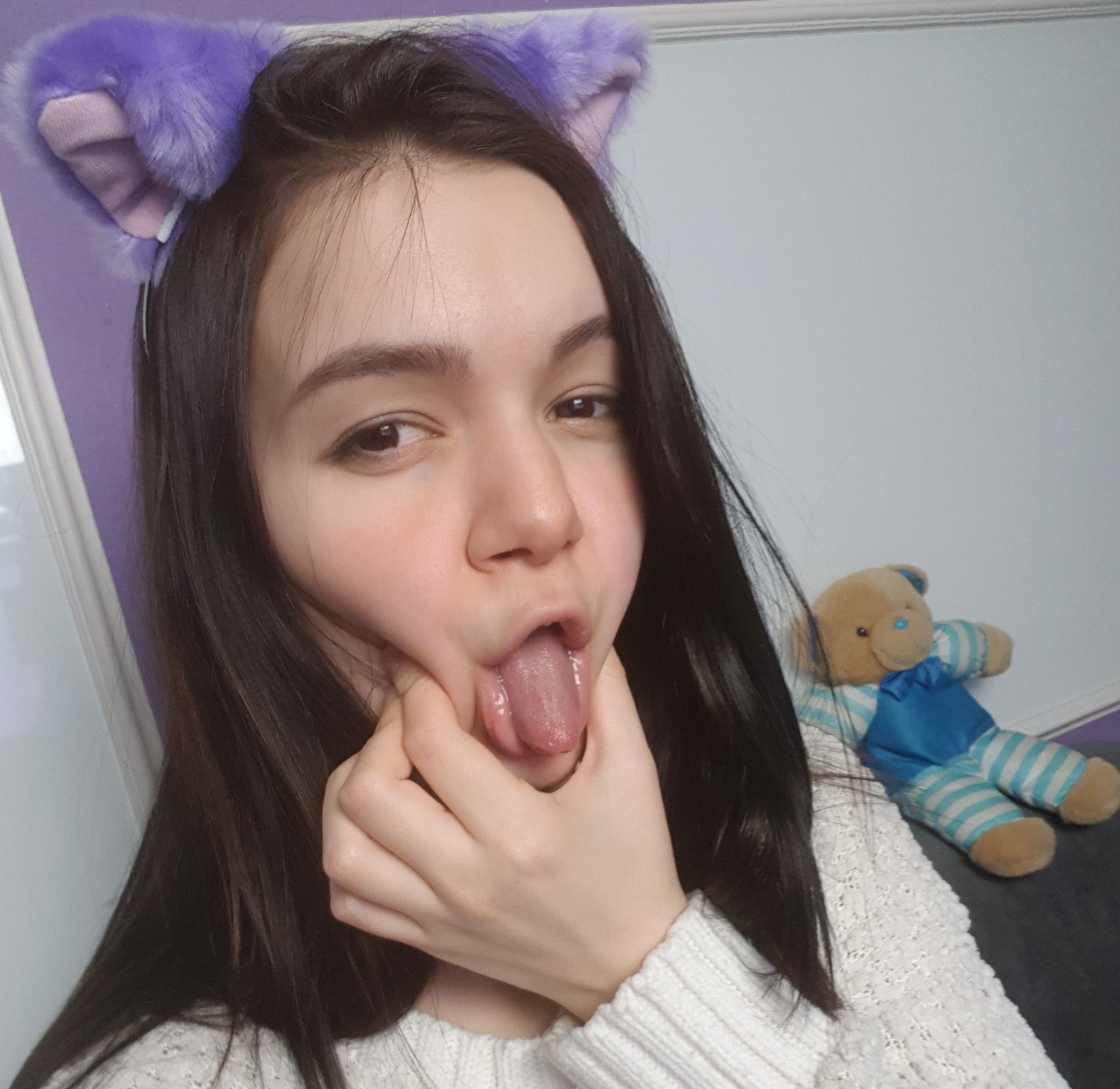 Imagen etiquetada con: Brunette, Camgirl, Chaturbate, MeowMeowMay, OnlyFans, Tongue