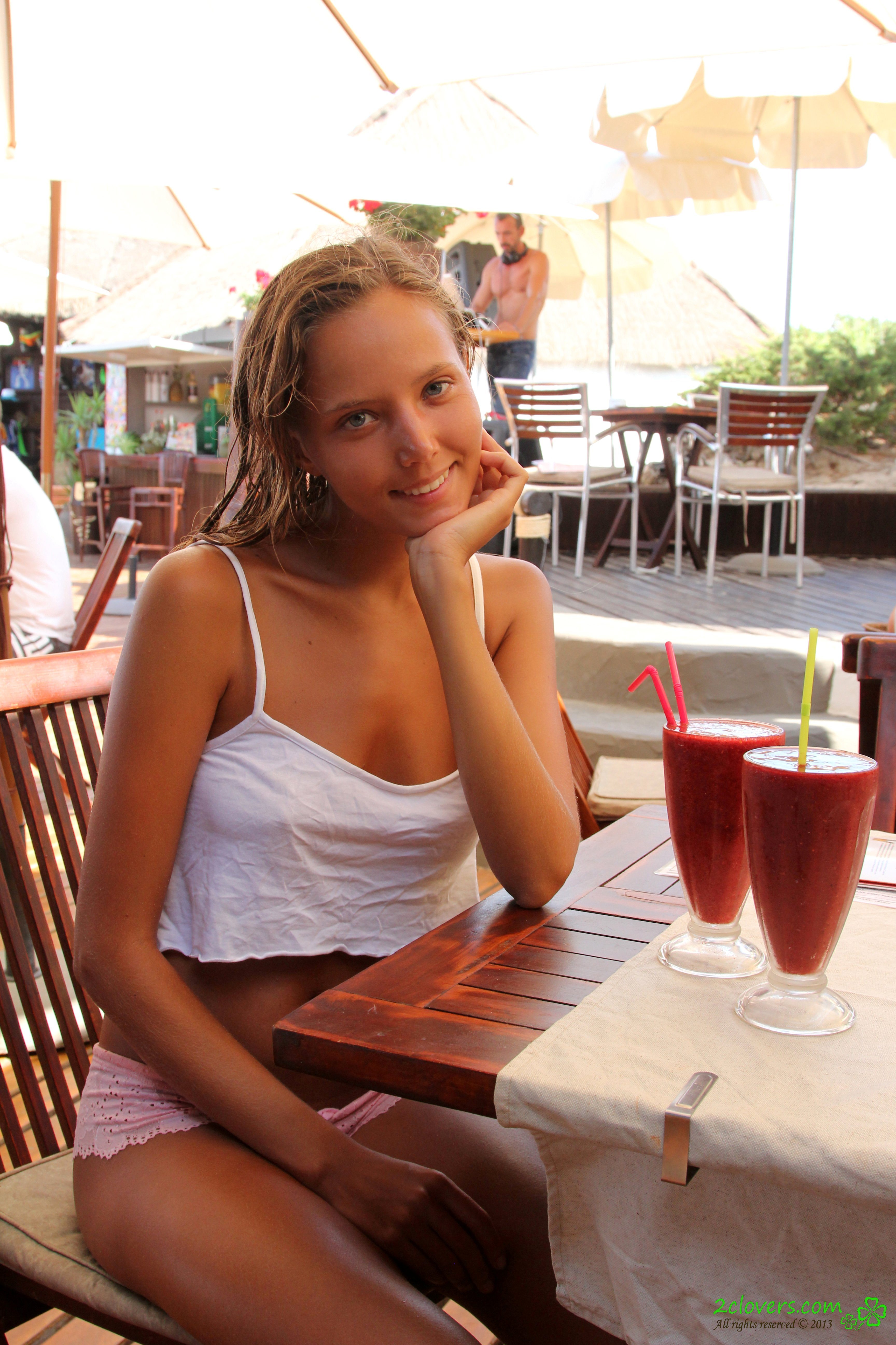 Imagen etiquetada con: Skinny, 2clovers.com, Blonde, Es Cavallet Beach Part 1, Katya Clover - Mango A, Russian, Smiling, Cute, Safe for work, Tanned