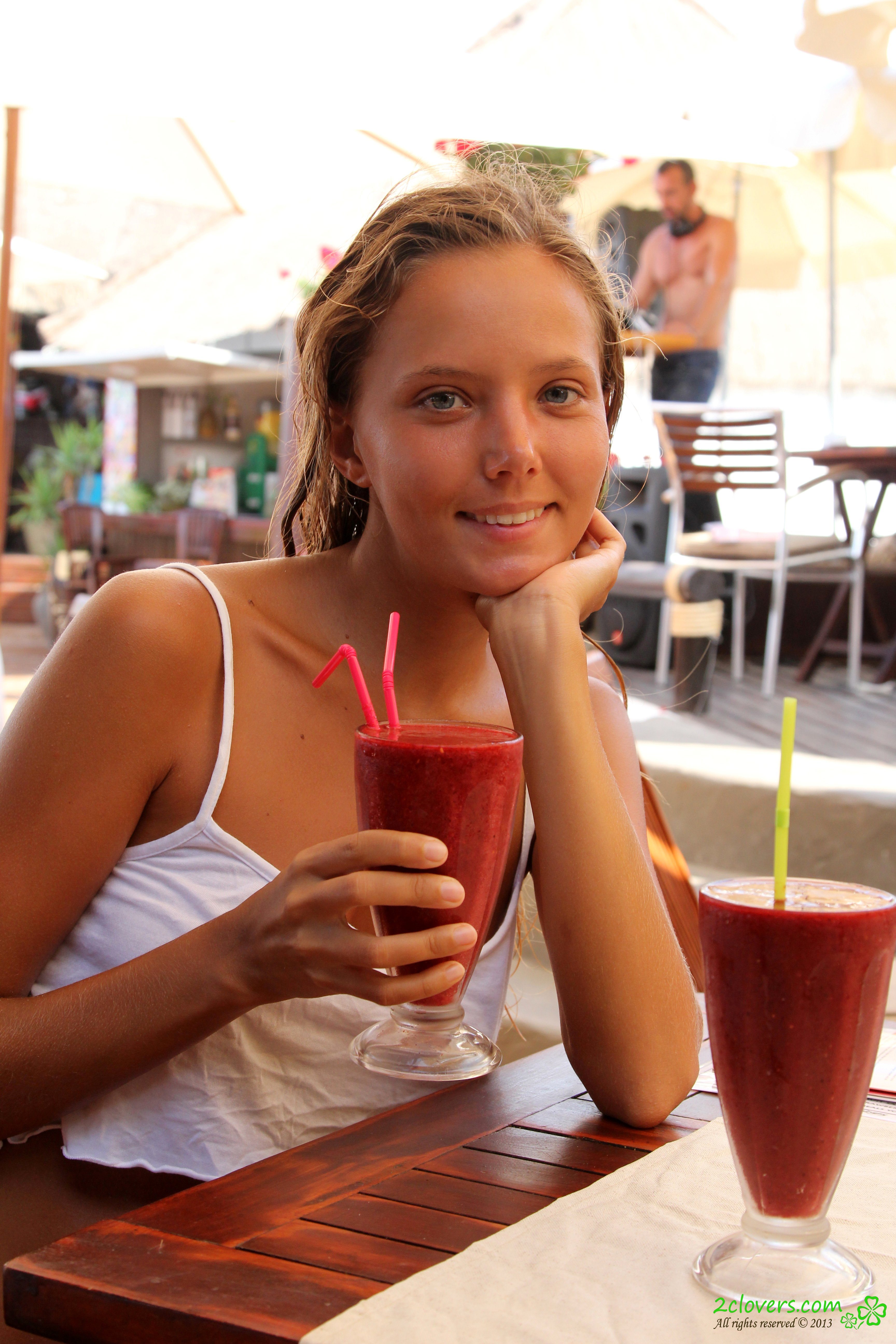 Imagen etiquetada con: Skinny, 2clovers.com, Blonde, Es Cavallet Beach Part 1, Katya Clover - Mango A, Russian, Smiling, Cute, Safe for work, Tanned