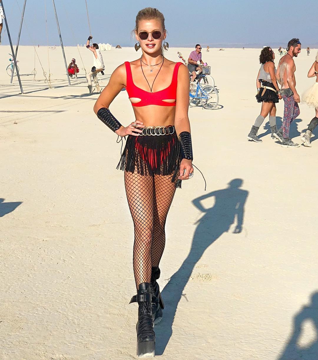 Imagen etiquetada con: Skinny, Abby Neff, American, Beach, Bikini, Blonde, Legs, Cute