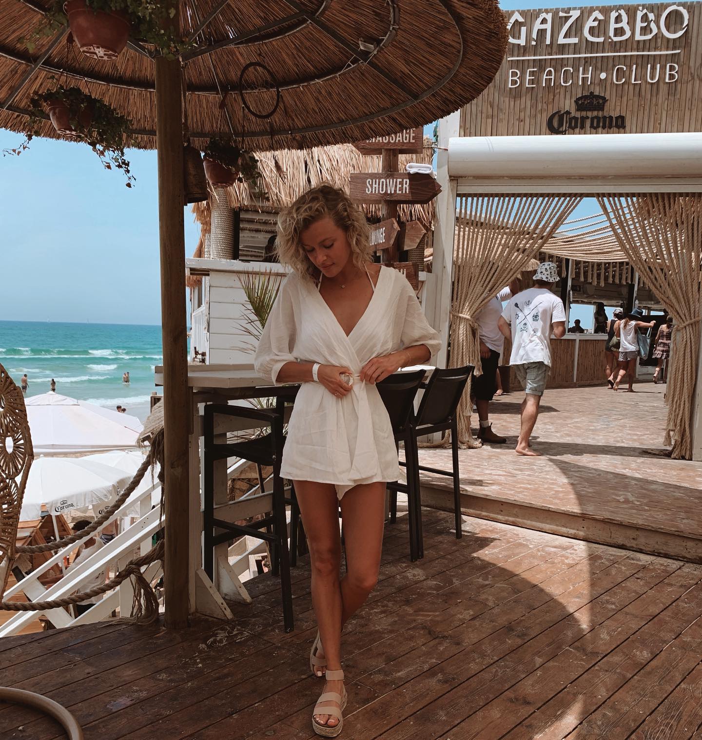 Imagen etiquetada con: Skinny, Abby Neff, American, Blonde, Legs, Cute