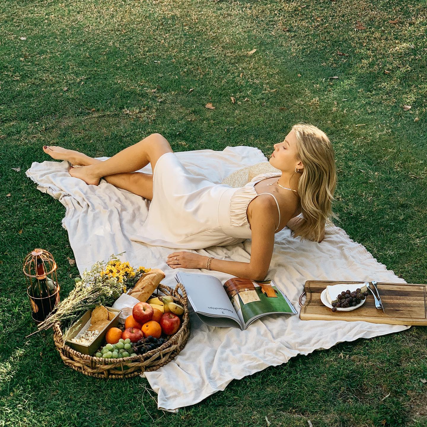 Imagen etiquetada con: Skinny, Abby Neff, American, Blonde, Legs, Cute