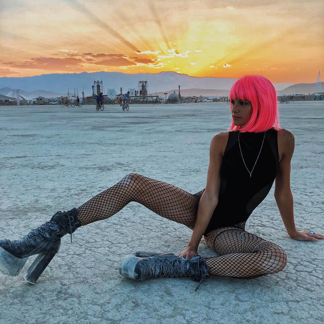 Imagen etiquetada con: Skinny, Abby Neff, American, Blonde, Legs, Cute