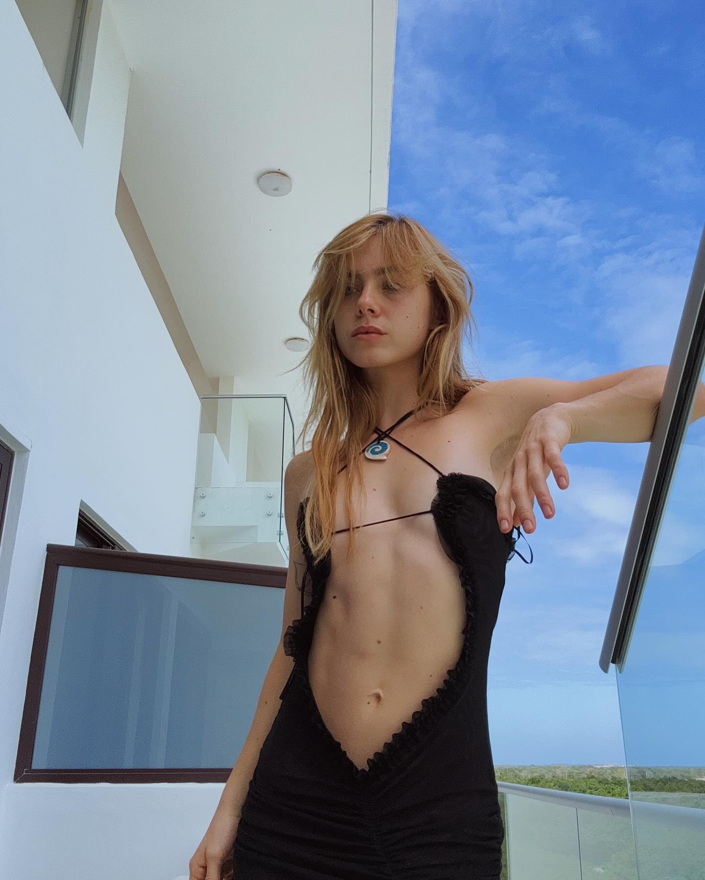 Imagen etiquetada con: Skinny, Blonde, Clara Galle, Spanish, Celebrity - Star, Cute, Small Tits, Tummy