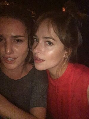 Imagen etiquetada con: Addison Timlin, Blonde, Brunette, Dakota Johnson, 2 girls, American, Celebrity - Star, Eyes, Leaked