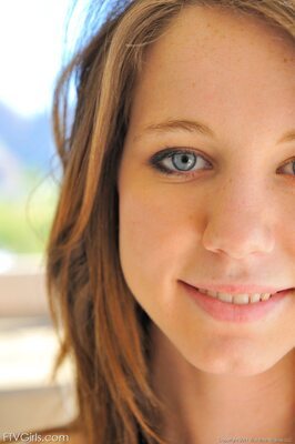 Imagen etiquetada con: Allie Rose, American, Brunette, Eyes, FTV Girls, Smiling, Close-up, Face, Safe for work