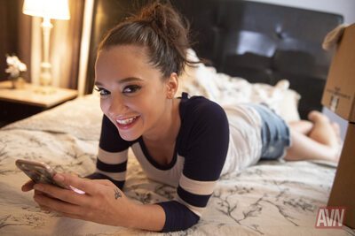 Imagen etiquetada con: AVN, American, Brunette, Eyes, Gia Paige, Legs, Love in the Digital Age, Sexy Wallpaper, Smiling, Cute, Safe for work, Tattoo