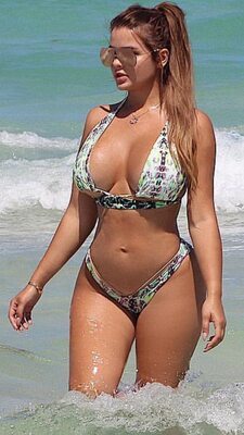 Imagen etiquetada con: Anastasia Kvitko - Анастасия Квитко, Blonde, Busty, Beach, Bikini, Boobs, Celebrity - Star, Russian, Tummy