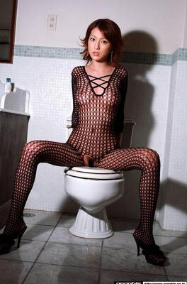 Imagen etiquetada con: Asian, Eyes, Boobs, Fishnet, Tummy