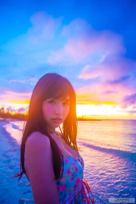 Imagen etiquetada con: Asian, Graphis, Momo Sakura, Beach, Cute, Japanese, Safe for work