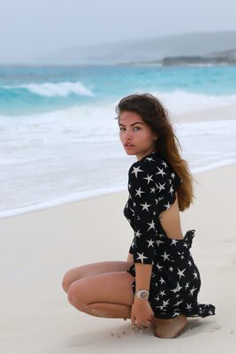 Imagen etiquetada con: Beach, Brunette, Eyes, French, Legs, Thylane Blondeau, Celebrity - Star, Cute, Safe for work