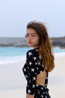 Imagen etiquetada con: Beach, Brunette, Eyes, French, Thylane Blondeau, Celebrity - Star, Cute, Safe for work