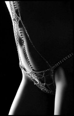 Imagen etiquetada con: Black and White, Art, Lingerie, Tummy