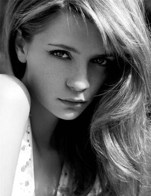 Imagen etiquetada con: Black and White, Eyes, Mischa Barton, Celebrity - Star, Cute, Face