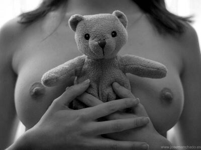 Imagen etiquetada con: Black and White, Sexy Wallpaper, Boobs