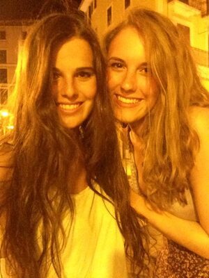 Imagen etiquetada con: Blonde, Brunette, Caterina, Eyes, Italian, 2 girls, Cute, Safe for work, Smiling