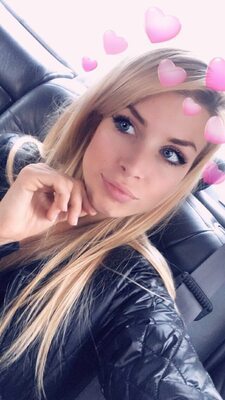 Imagen etiquetada con: Blonde, Camgirl, Chaturbate, Jana Volkova