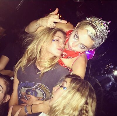 Imagen etiquetada con: Blonde, Miley Cyrus, American, Celebrity - Star, Leaked