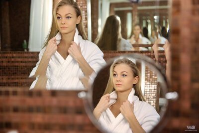 Imagen etiquetada con: Blonde, Mirror, Nancy Ace - Nancy A, Second Day with Nancy, Sexy Wallpaper, Ukrainian, Watch4Beauty, Cute, Safe for work