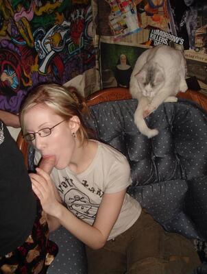 Blowjob, Blonde