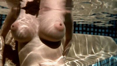 Imagen etiquetada con: Boobs, Busty, Pool