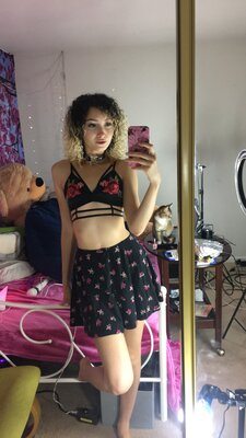 Imagen etiquetada con: Bambii Bonsai, Brunette, Camgirl, Chaturbate, nood.tv, Selfie