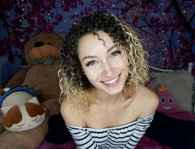 Imagen etiquetada con: Bambii Bonsai, Brunette, Camgirl, Chaturbate, nood.tv
