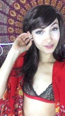 Imagen etiquetada con: Bambii Bonsai, Brunette, Camgirl, Chaturbate, nood.tv