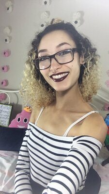 Imagen etiquetada con: Bambii Bonsai, Brunette, Camgirl, Chaturbate, nood.tv