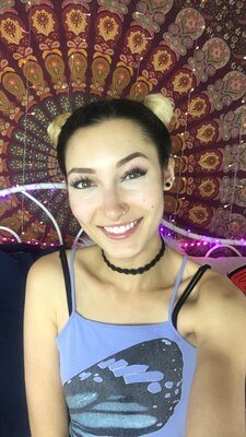 Imagen etiquetada con: Bambii Bonsai, Brunette, Camgirl, Chaturbate, nood.tv