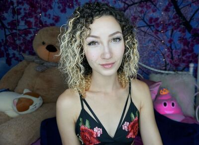 Imagen etiquetada con: Bambii Bonsai, Brunette, Camgirl, Chaturbate, nood.tv
