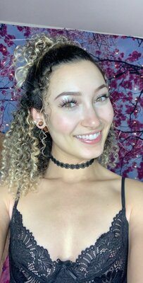 Imagen etiquetada con: Bambii Bonsai, Brunette, Camgirl, Chaturbate, nood.tv