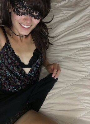 Imagen etiquetada con: Bambii Bonsai, Brunette, Camgirl, Chaturbate, nood.tv