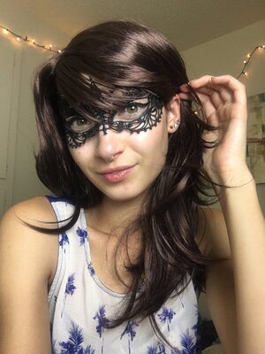 Imagen etiquetada con: Bambii Bonsai, Brunette, Camgirl, Chaturbate, nood.tv