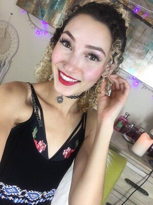 Imagen etiquetada con: Bambii Bonsai, Brunette, Camgirl, Chaturbate, nood.tv