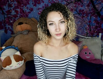 Imagen etiquetada con: Bambii Bonsai, Brunette, Camgirl, Chaturbate, nood.tv