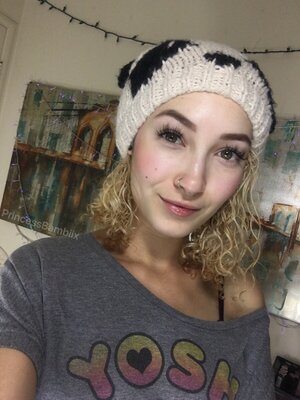 Imagen etiquetada con: Bambii Bonsai, Brunette, Camgirl, Chaturbate, nood.tv