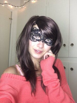 Imagen etiquetada con: Bambii Bonsai, Brunette, Camgirl, Chaturbate, nood.tv