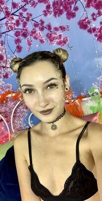 Imagen etiquetada con: Bambii Bonsai, Brunette, Camgirl, Chaturbate, nood.tv