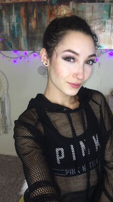 Imagen etiquetada con: Bambii Bonsai, Brunette, Camgirl, Chaturbate, nood.tv