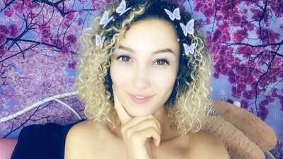 Imagen etiquetada con: Bambii Bonsai, Brunette, Camgirl, Chaturbate, nood.tv