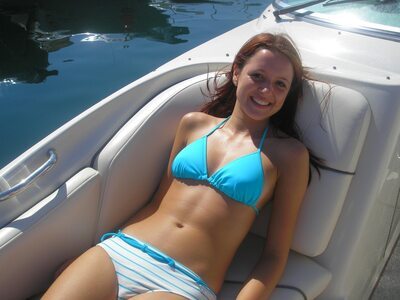 Imagen etiquetada con: Brunette, Bikini, Boat, Sexy Wallpaper, Smiling, Tummy