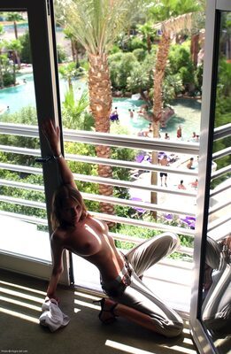 Imagen etiquetada con: Brunette, Busty, Hegre Art, Luba In Las Vegas, Luba Shumeyko, Ukrainian, Boobs, Cute