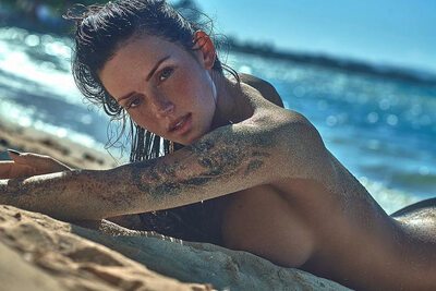 Imagen etiquetada con: Brunette, Busty, Kayla Lauren, American, Beach, Boobs, Cute, Sexy Wallpaper, Tattoo