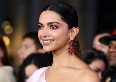 Imagen etiquetada con: Brunette, Deepika Padukone, Celebrity - Star, Face, Indian, Safe for work, Smiling