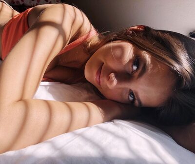 Imagen etiquetada con: Brunette, Grace Boor, American, Cute, Eyes, Face, Safe for work, Smiling