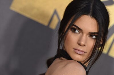 Imagen etiquetada con: Brunette, Kendall Jenner, American, Celebrity - Star, Eyes, Face, Safe for work, Sexy Wallpaper