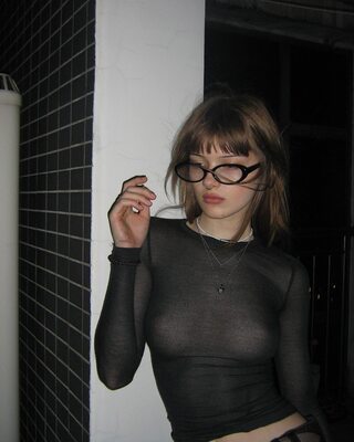 Imagen etiquetada con: Brunette, Skinny, Piercing